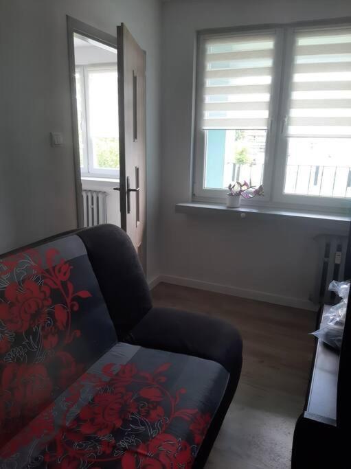 Апартаменты Apartament Komfortowy - W Pelni Wyposazony - Spaceapart Еленя-Гура Экстерьер фото